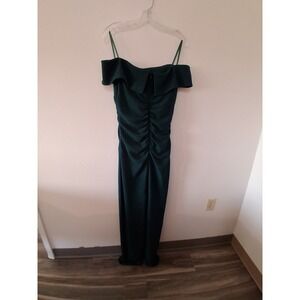 X by Xscape Off Shoulder Ruched Emerald Green Formal Gown Dress Size 8